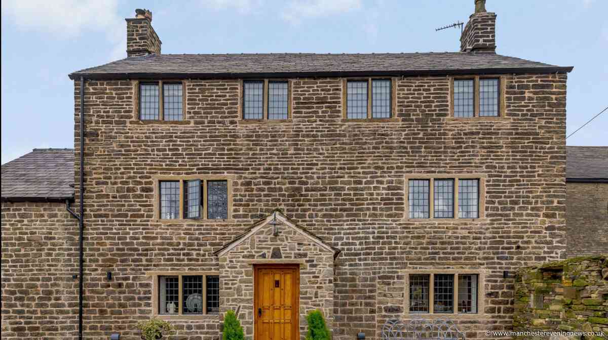 'Complete gem' 17th century farmhouse stay 40 minutes from Manchester