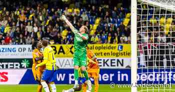 LIVE | NAC helpt RKC een handje: Hillen tikt bal ongelukkig in eigen doel
