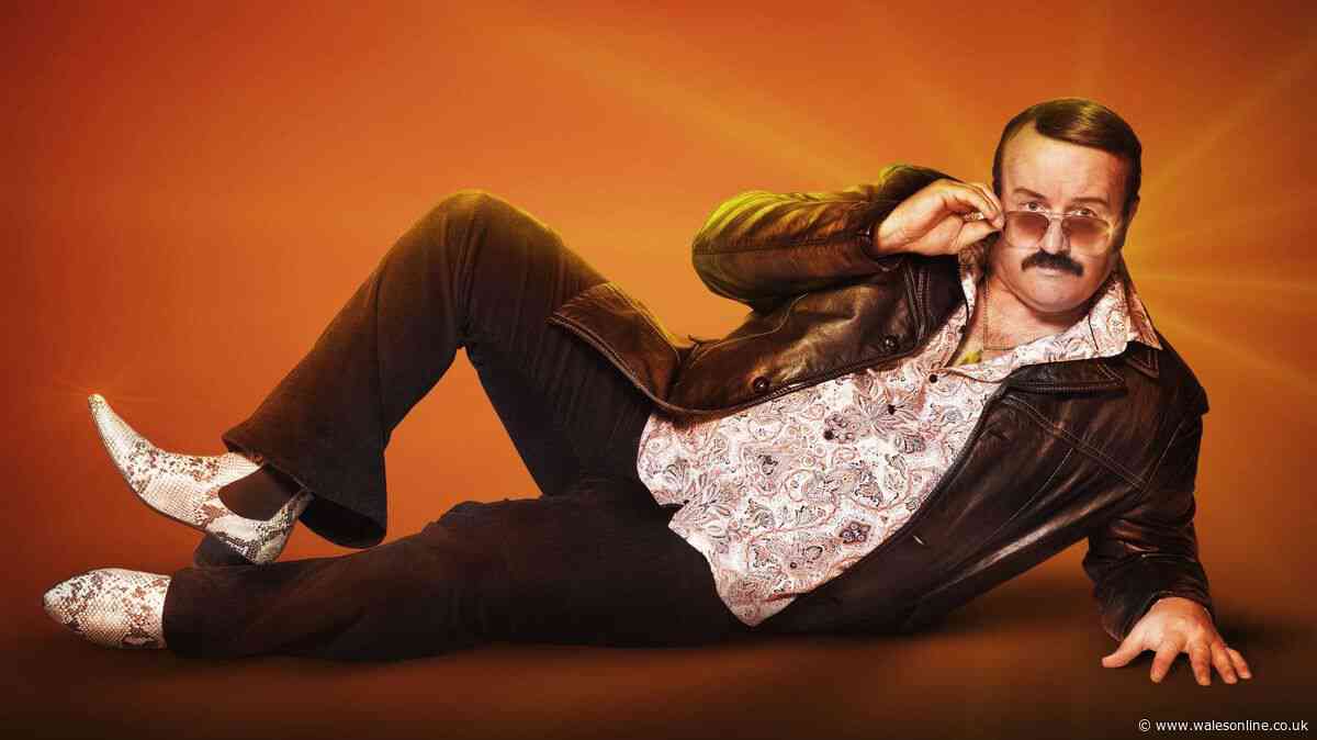 Modern Family creators to adapt Welsh comedy Mammoth for US TV