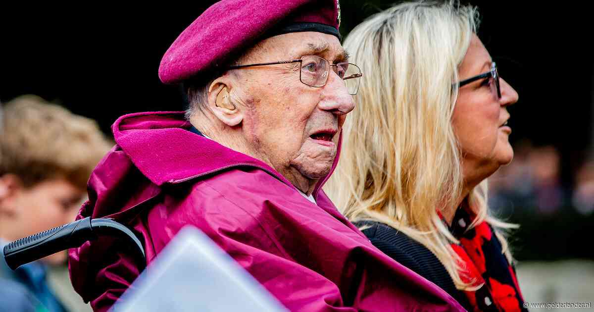 Lezers van De Gelderlander eren 101-jarige Airborne-veteraan Geoff Roberts: ‘Arnhem zal u nooit vergeten’