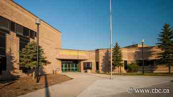 Stanley Knowles School delays 1st day of classes after mould found in classrooms