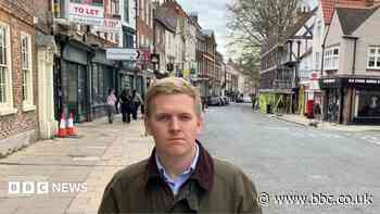 Plans to cut parking fees not enough - councillors