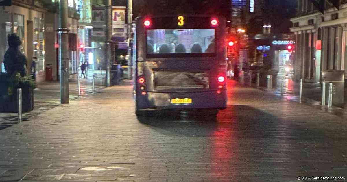 Bus driver drives down Buchanan Street after taking wrong turn