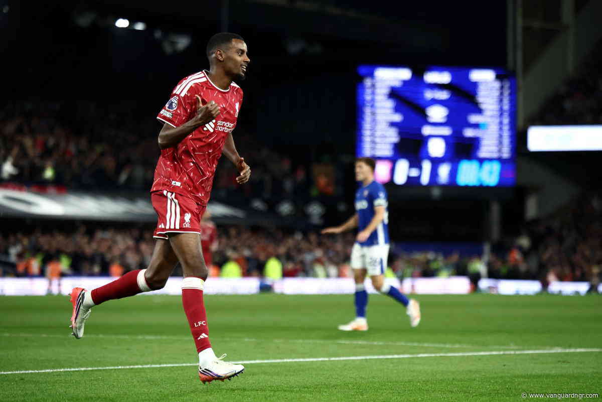 Isak fires Liverpool to first win under Iraola at Ipswich