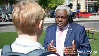 Mayoral candidates pitch Winnipeg Transit safety, environmental and development plans