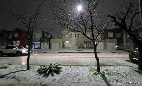 Cayó granizo, nevó y persiste la lluvia en esta tarde noche; se esperan ráfagas de hasta 60 km para mañana