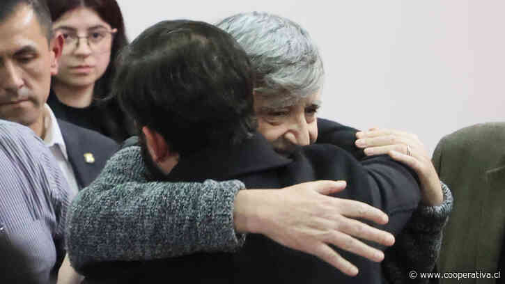 Gabriel Boric: "Gracias a Camilo Escalona y su generación nosotros estamos aquí"