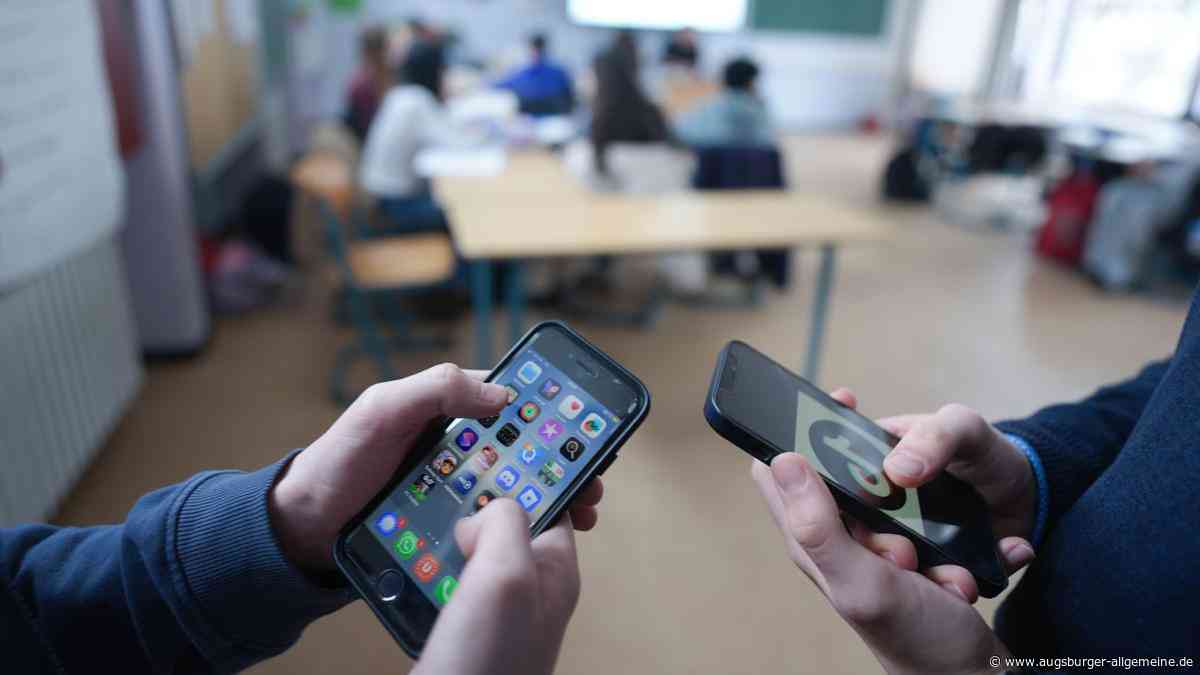Handyverbot an Schulen wird nach Sommerferien ausgeweitet: Was bringt das wirklich?