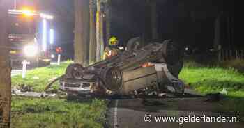Auto slaat over de kop in Harskamp, bestuurder spoorloos