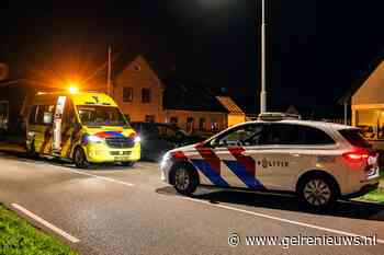 Voetganger aangereden door afslaande auto
