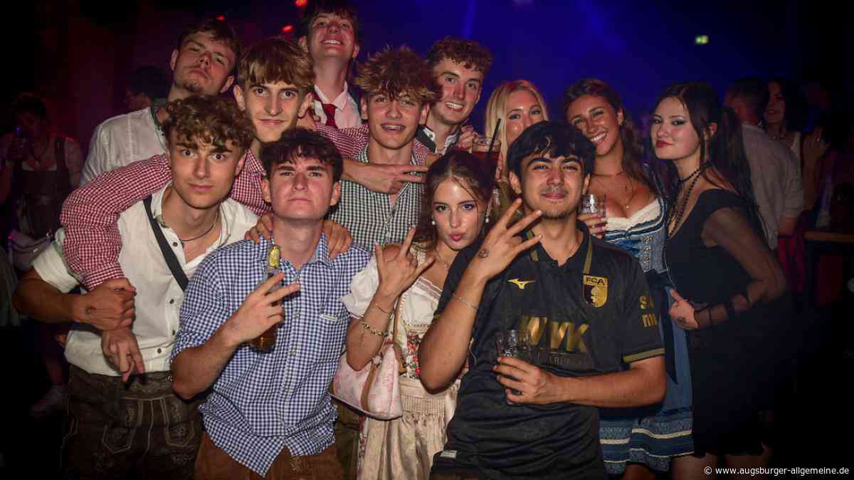 Völlig losgelöst in der Kantine: Die besten Partybilder vom Freitag