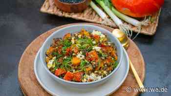 Warmer Herbstsalat mit Hokkaido, Belugalinsen und fruchtigem Apfel-Honig-Twist