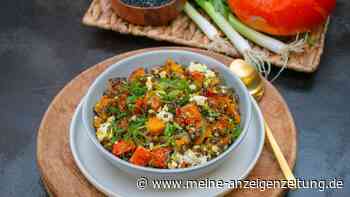 Warmer Herbstsalat mit Hokkaido, Belugalinsen und fruchtigem Apfel-Honig-Twist