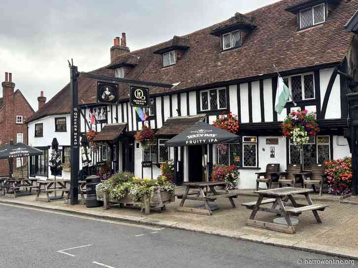 The Pinner pub landlord who kept a bear – and took it for walks