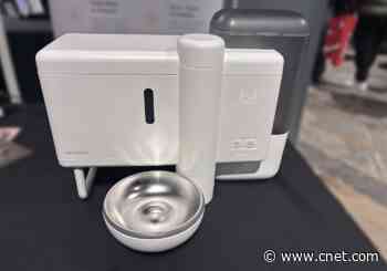 A New Automatic Feeder Makes Wet Cat Food on Demand