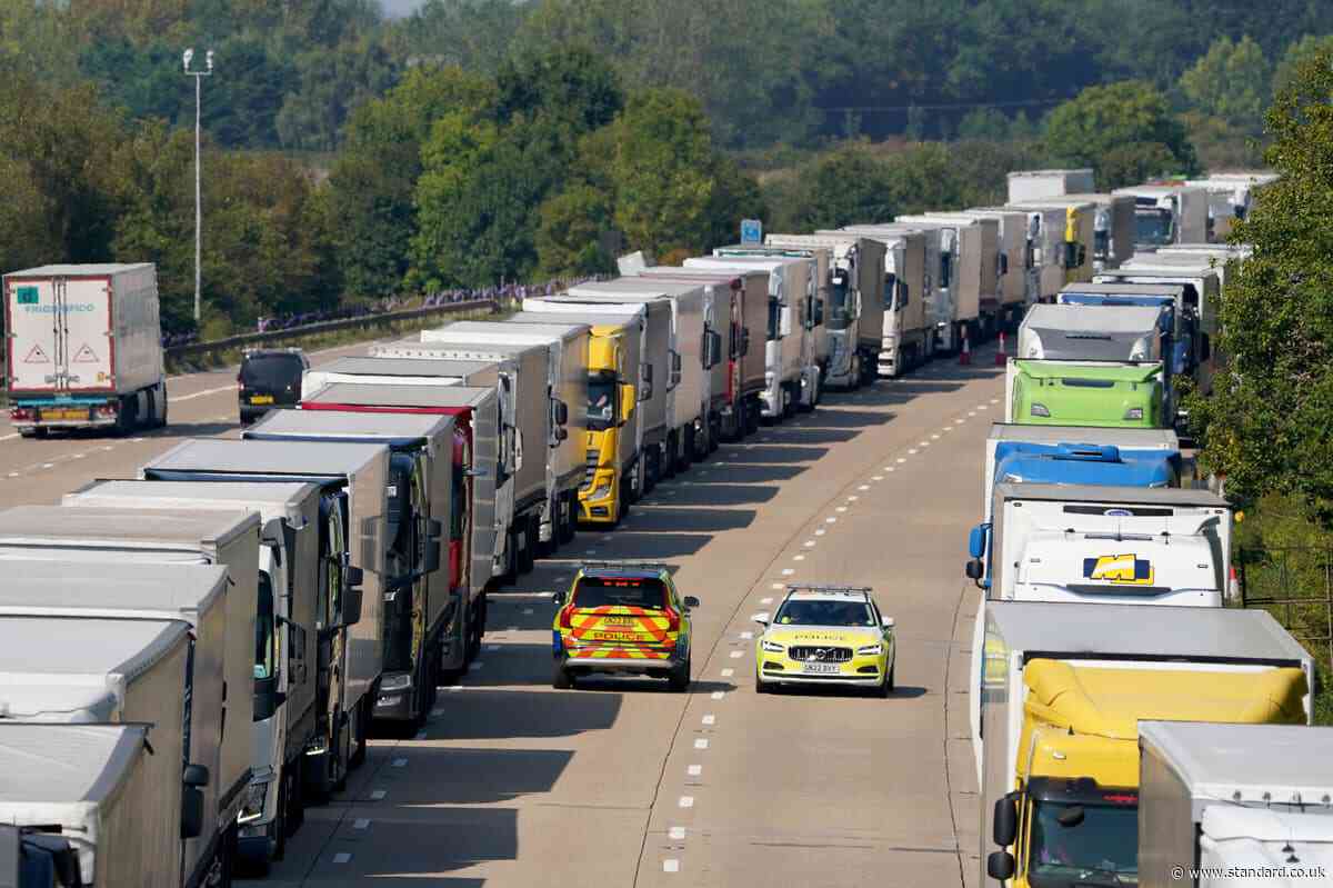 Masked protesters block Dover roads in ‘anti-illegal migrant demo’