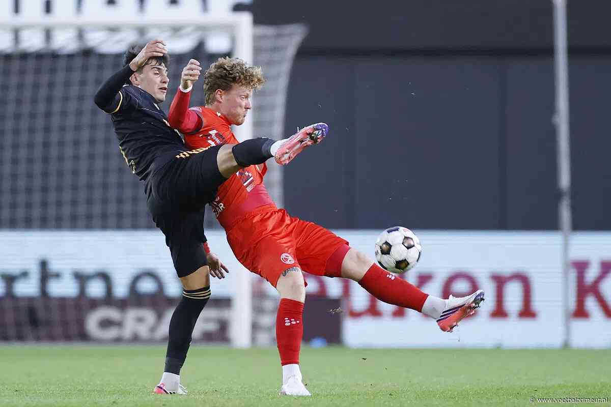 Nieuwkomer maakt indruk bij Jong Ajax: 'Waarom voor een andere club kiezen?'