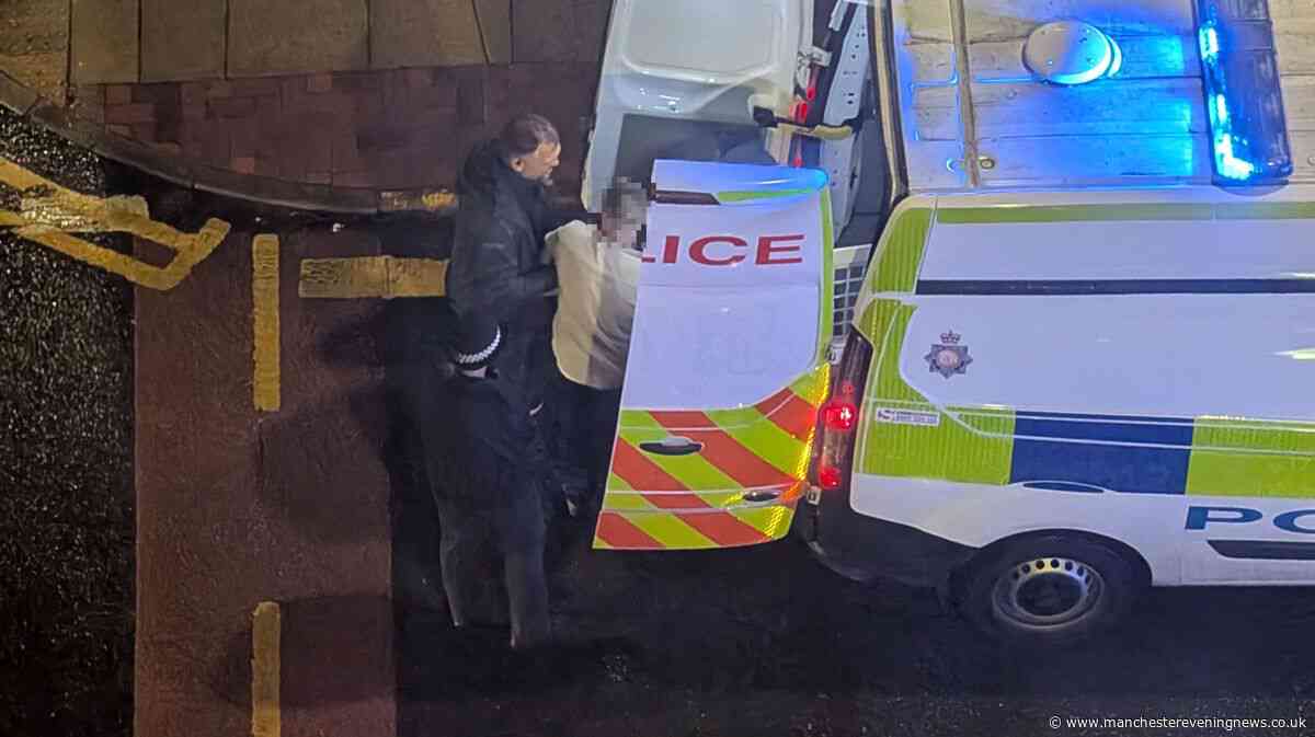 Police storm Northern Quarter street as fight erupts outside pub