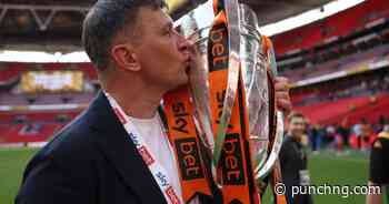 Coach Jakirović signs new Hull deal after perfect EPL start