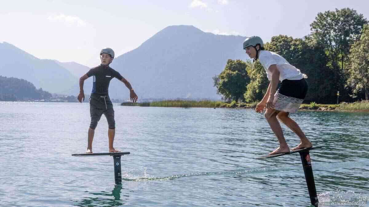 Surfen nur durch Muskelkraft: Trendsport Pump Foiling am Tegernsee angekommen