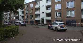 Politie krijgt tip over gestolen apparatuur, in woning in Zwolle vindt ze óók wat anders: bewoner aangehouden