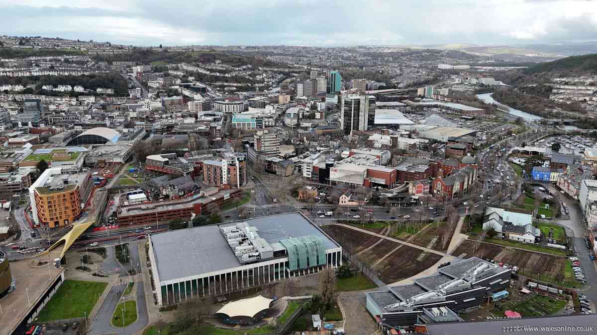 Swansea councillors demand new rules to fight vape and barber shops