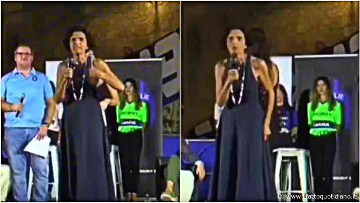 Bisceglie, l’assessora si impunta alla presentazione della squadra: “Non me ne vado se non mi fate parlare e la smettete di fischiarmi” – Video