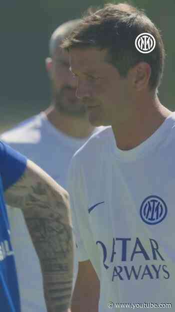 Our coach 🖤💙