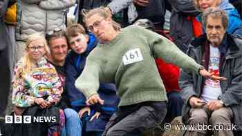 Rock stars gather on tiny Scottish island for world stone skimming championships