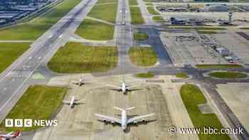 Planes grounded at Gatwick after aircraft stuck on runway