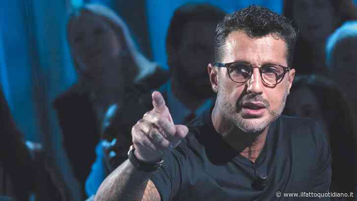Tentativo di estorsione a Fabrizio Corona, minacce a lui e al figlio per 500 euro: denunciato un 20enne