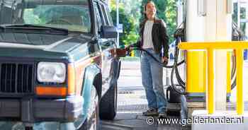 Kopzorgen om hoge benzineprijs, Nuria betaalt 194 euro voor volle tank: ‘Het wordt te duur’