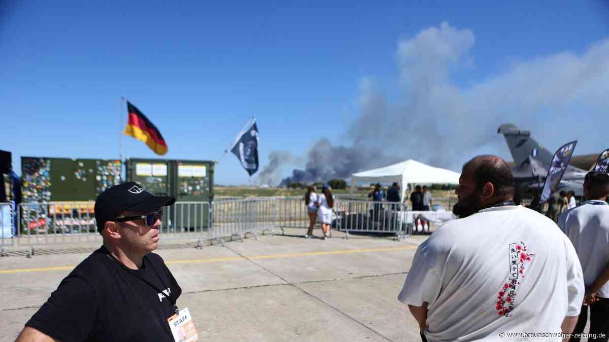 Katastrophe in Griechenland: Piloten von Kampfflugzeug sterben bei Flugshow
