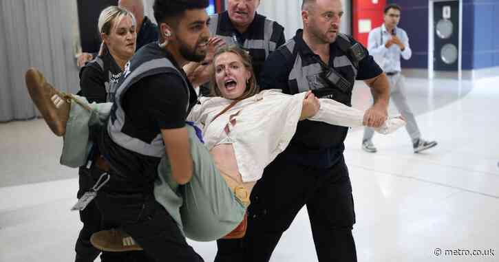 Police seek protestor who was hit with walking stick by Reform audience member