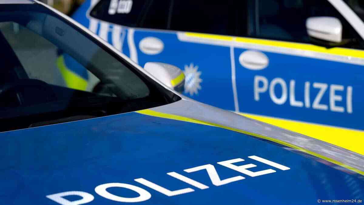 Bikerin (†37) kommt auf B20 zu Sturz und wird von Bus erfasst – Inzellerin erliegt Verletzungen