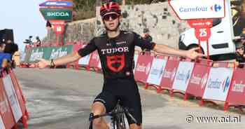 Enric Mas doet geweldige zaken voor rode trui, talentvolle Duitser boekt verrassende zege in pittige rit in Vuelta