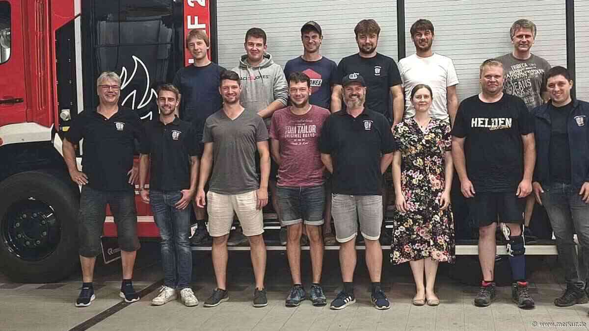 Feuerwehr rettet Schwerstverletzten aus Trümmern – nun lädt der seine Retter ein
