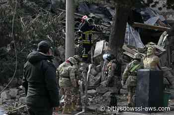 Dos muertos y 81 heridos tras explosiones en recinto militar en Bolivia
