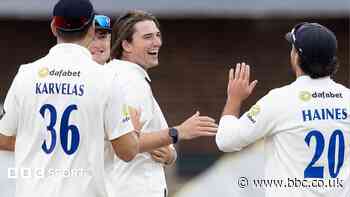 Sussex pick up crucial win at struggling Essex