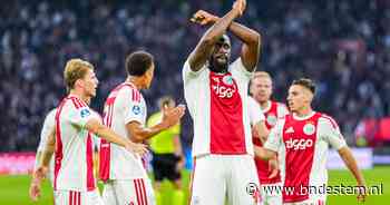 Ajax mist grote kansen om op voorsprong te komen in vermakelijke topper tegen PSV
