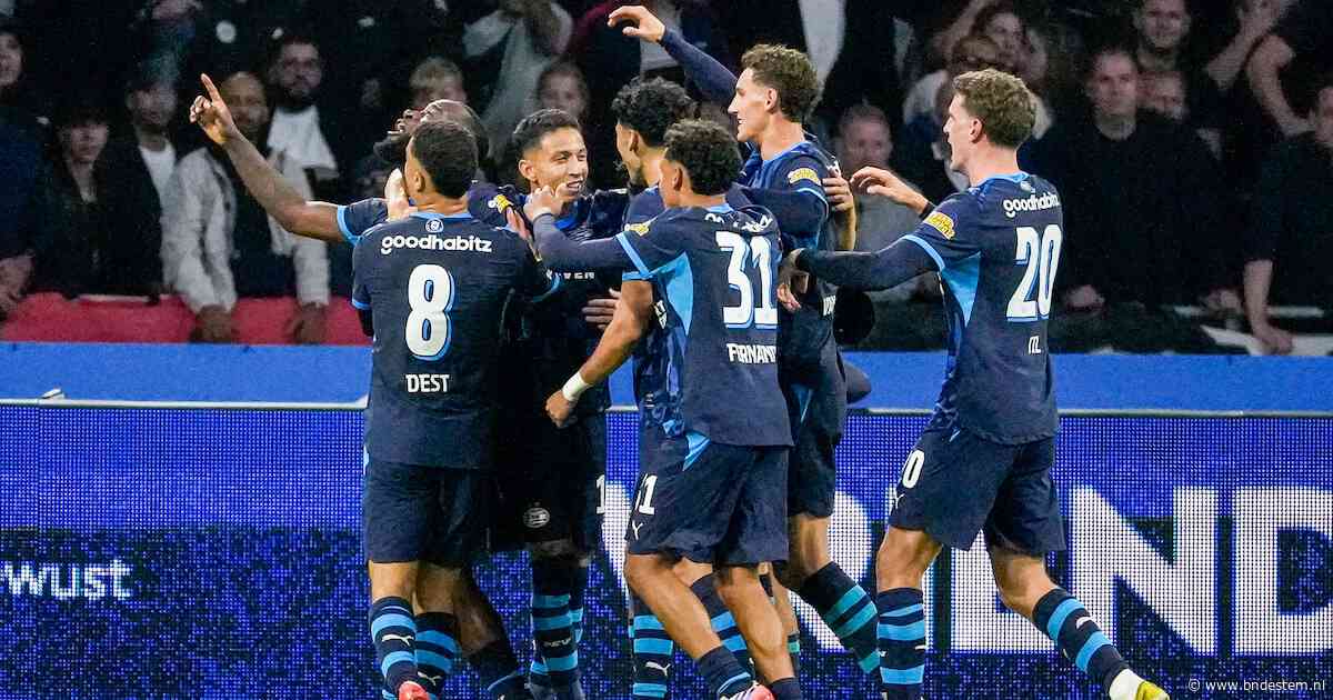 Geertruida zet PSV op slag van rust op voorsprong in heerlijke topper tegen Ajax