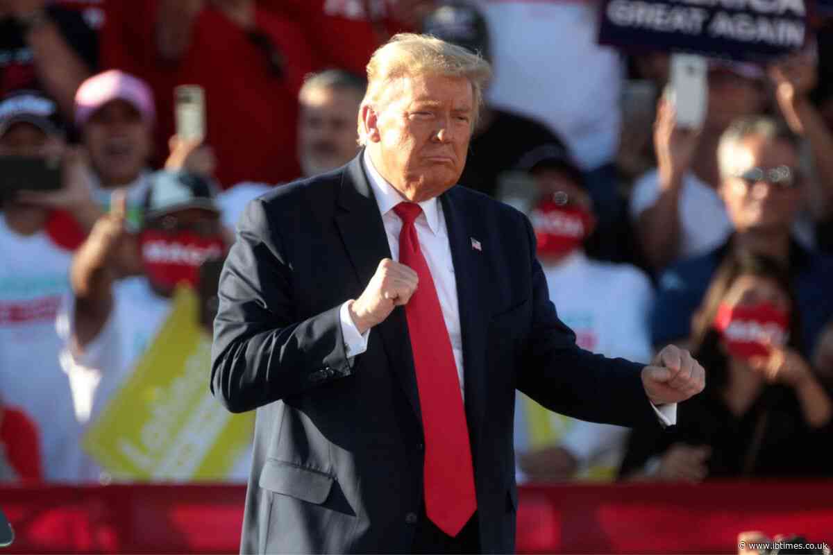 Donald Trump Supporters Reportedly Asked to Pay $88,600 Just for a Photograph