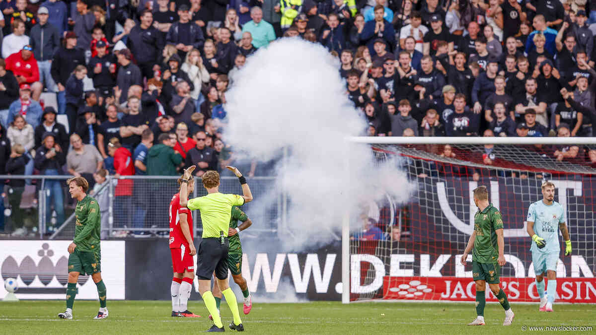 LIVE Eredivisie | FC Utrecht-Go Ahead definitief gestaakt na vuurwerk en bekers op het veld, restant waarschijnlijk maandag of dinsdag