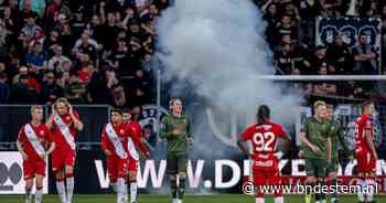 FC Utrecht-Go Ahead definitief gestaakt door vuurwerk en gooien bekers, dinsdagmiddag hervat zonder fans