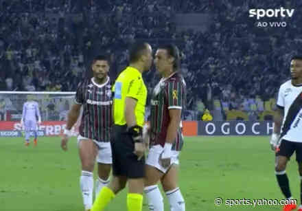 📹 Referee chest-bumps player in derby first half; watch it