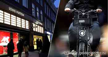Fatbike-criminelen beroven 10 toeristen in luxe Amsterdamse winkelstraat en maken 36.000 euro buit