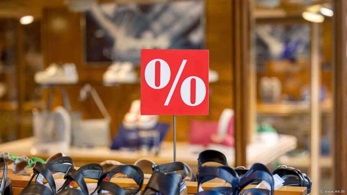 Eine Ära endet: Schuhgeschäft schließt nach über 100 Jahren – Räumungsverkauf läuft