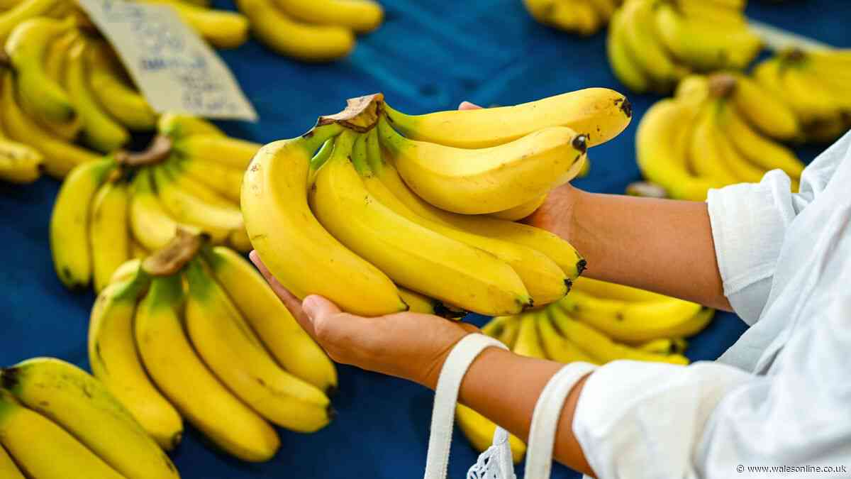 Bananas won't go brown and stay fresh for 2 weeks with chef's storage tip