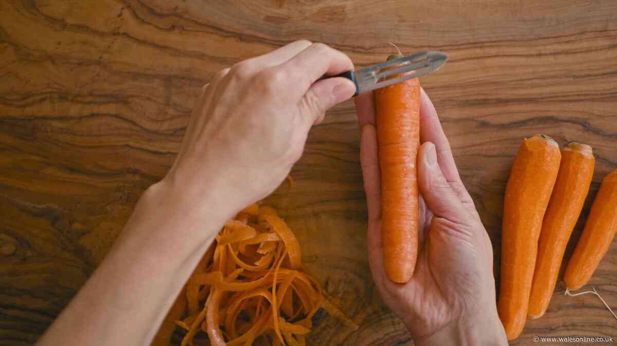 Carrots and celery stay fresh for days longer when you store them in different way