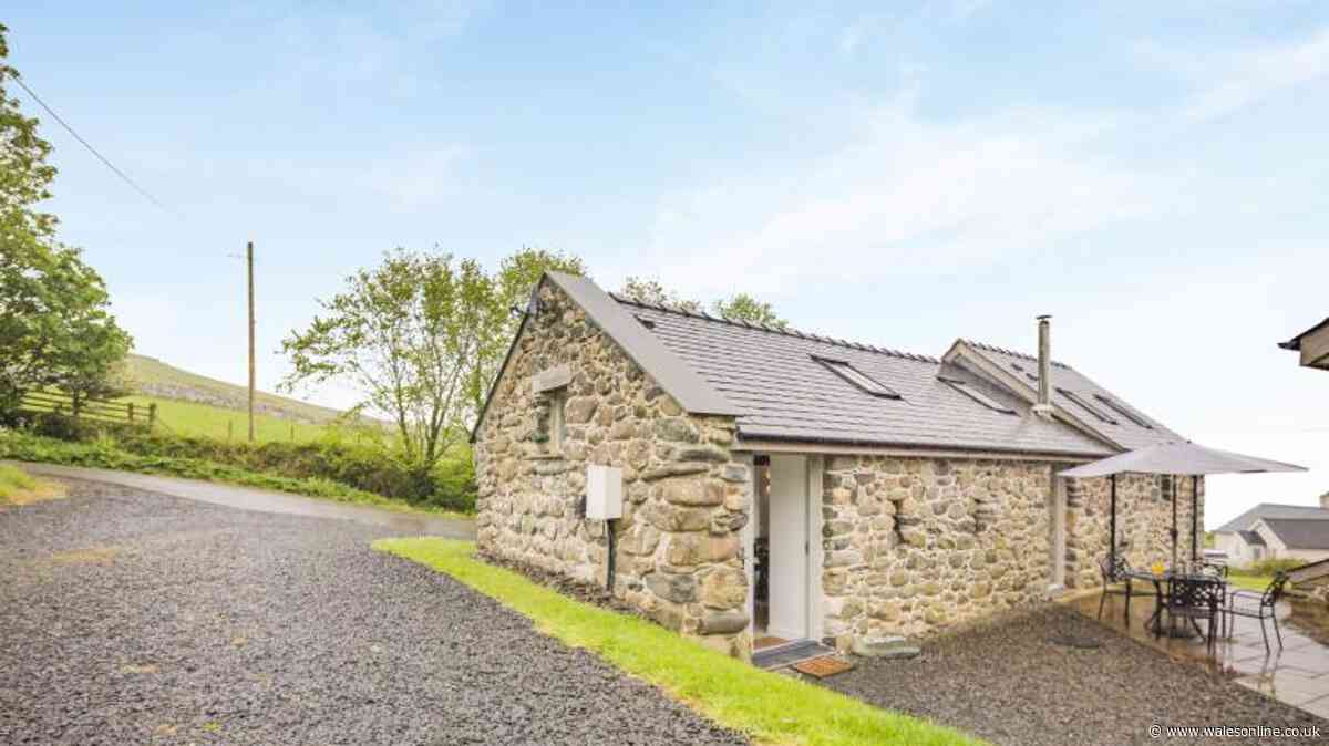 'Beautiful' barn conversion with sea views for a 'luxury' countryside stay